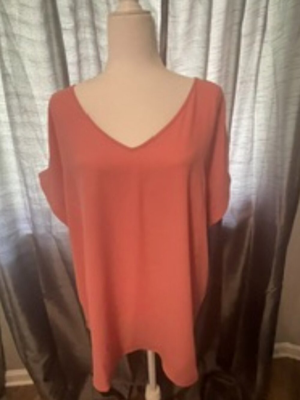 Great lightweight Pink/Peach Zeanna Outfitters shirt in 1x. (23)
